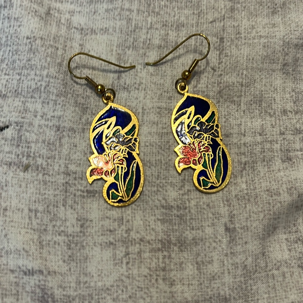 Cute Floral Earrings - Picture 1 of 3